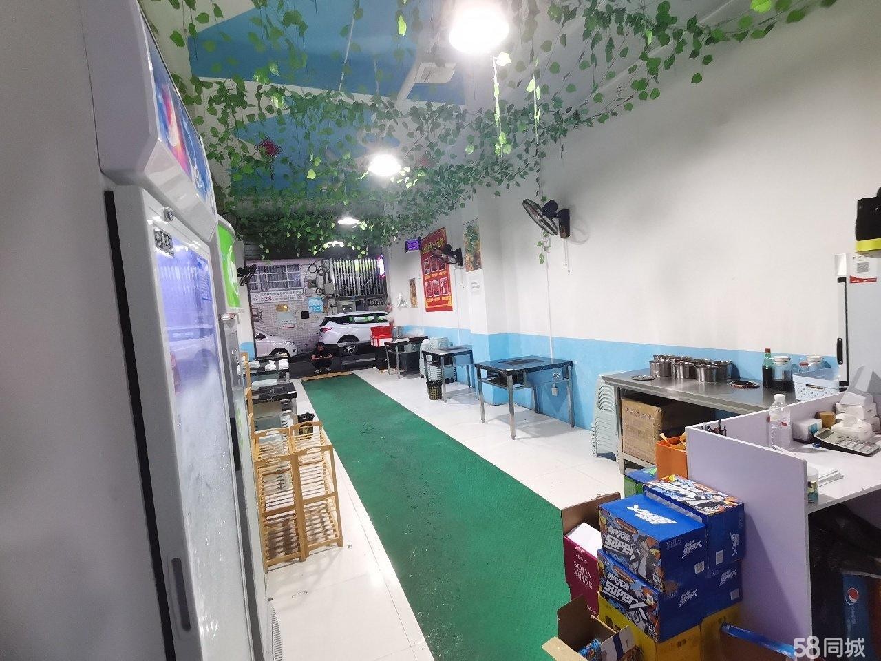 (转让)经营中的宵夜店转让，可做小豆腐和龙虾一起整，设备齐全。