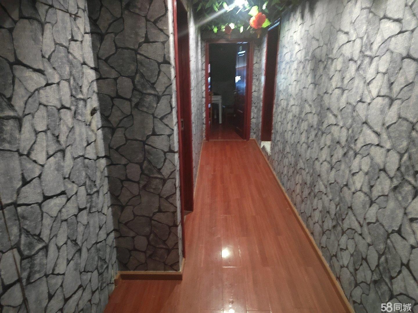 (转让)两个门面，90平，楼上有三个包间和两个小库房