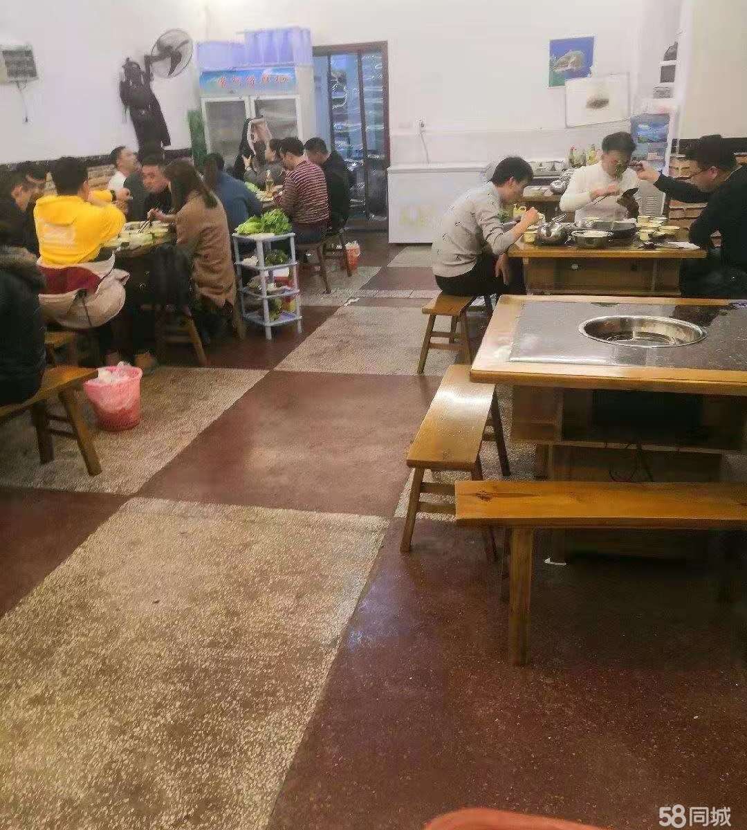 (出租)该餐馆位于大兴路设备齐全，商铺临街，临酒店