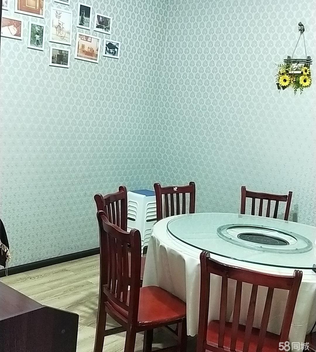 (转让)营业中的餐饮店转让，停车方便。有固定客源。接手可直接经营。