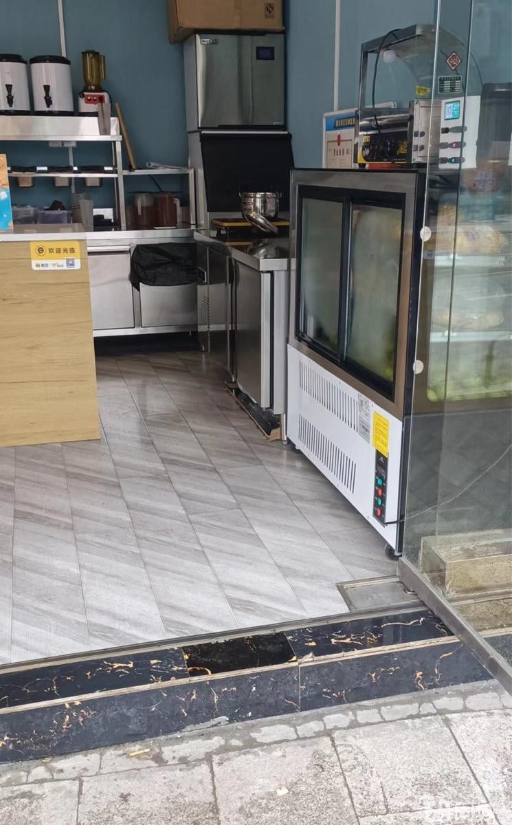 (转让)临街店铺奶茶店转让，每月3万起，夏天更高，配套设施齐全