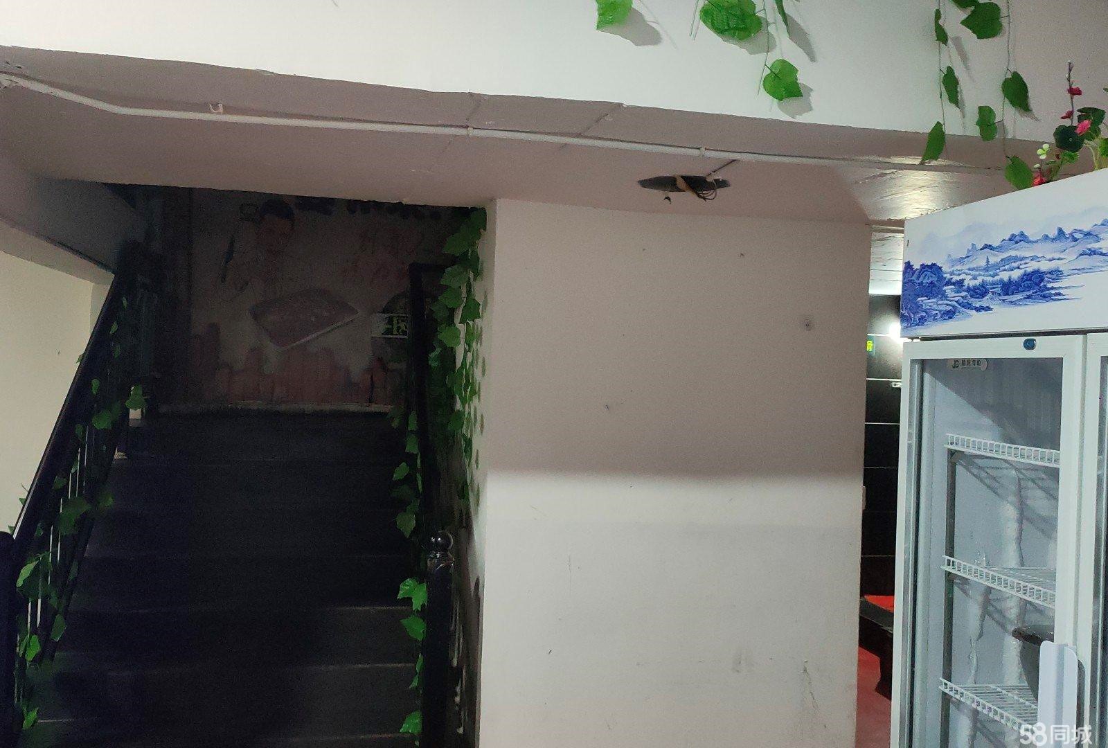 (转让)位置在好k，正对面聚义台夜宵店，人流量大客源多