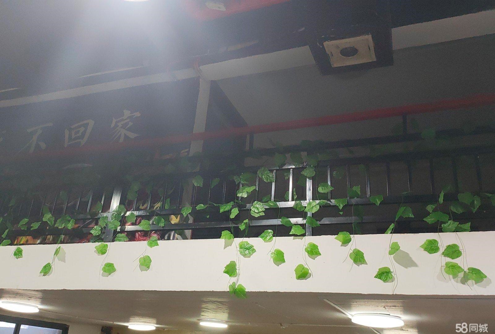 (转让)位置在好k，正对面聚义台夜宵店，人流量大客源多
