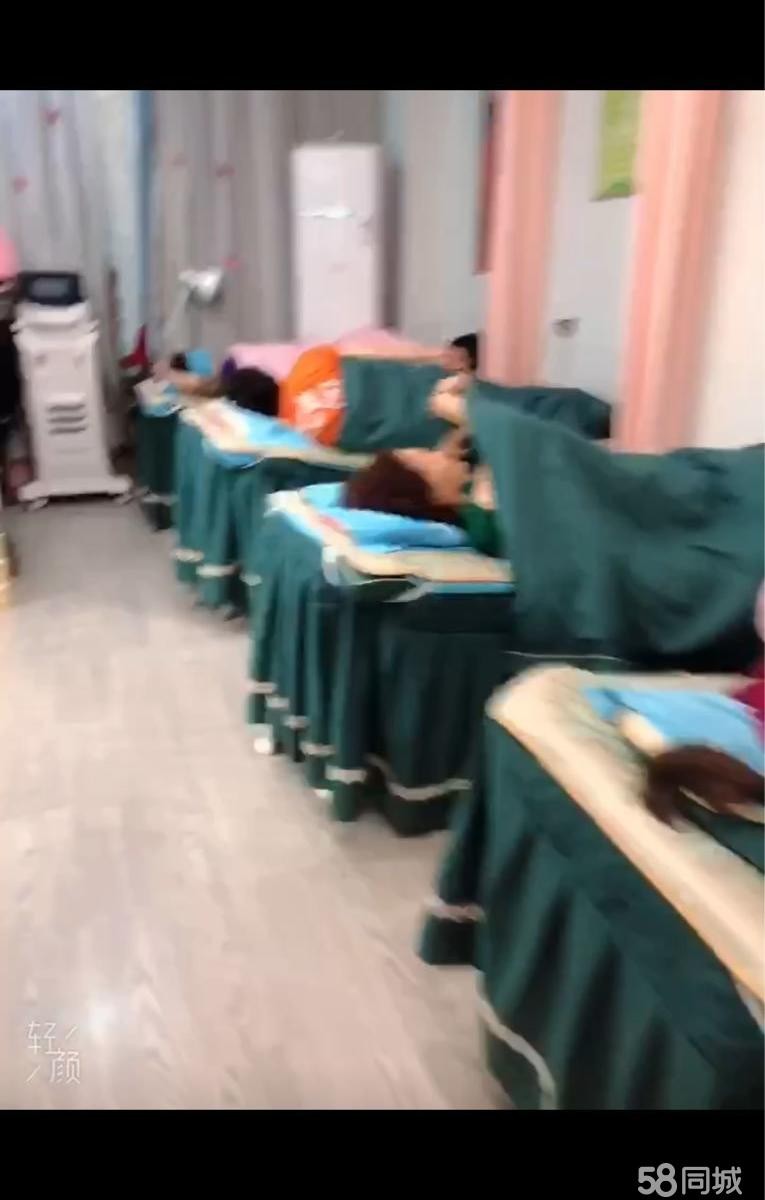 (转让)周边交通方便，小区环境整洁，小区前后门随意进出四通八达