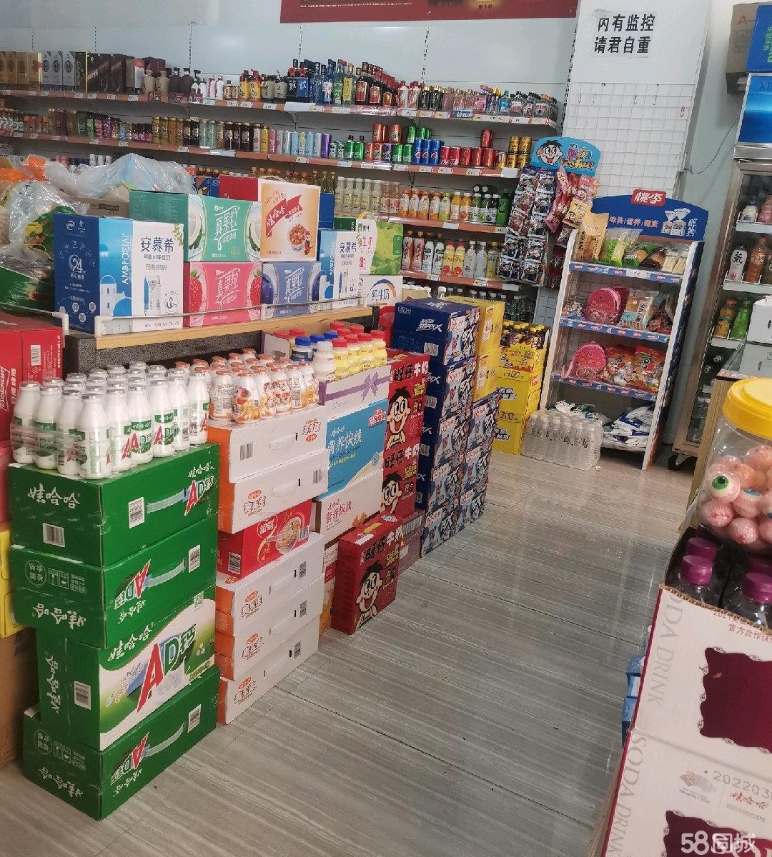 (转让)夜宵街位置，人流量大，门口外摆区有近五十个平方