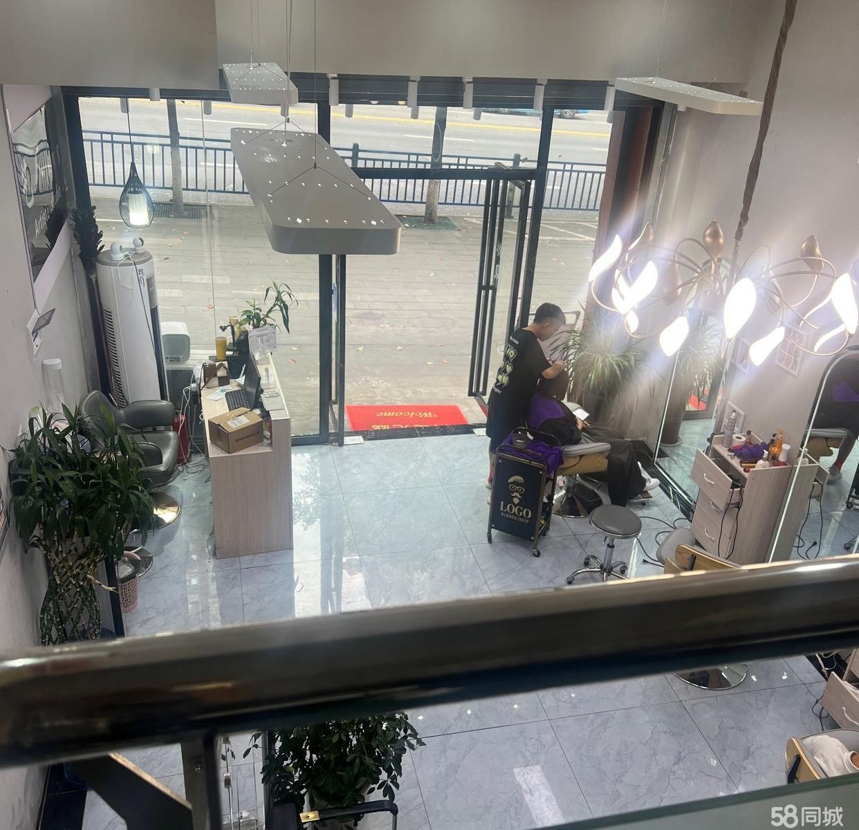 (转让)位置好，客流多45以上，少20来个。