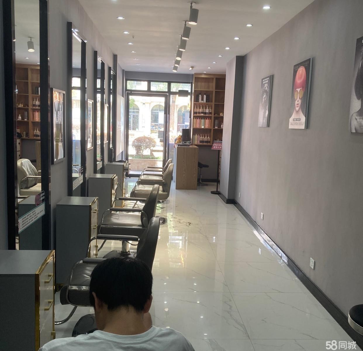 (转让)3年老店，重新装修过的，因为股东意见不合分道扬镳，忍痛割爱