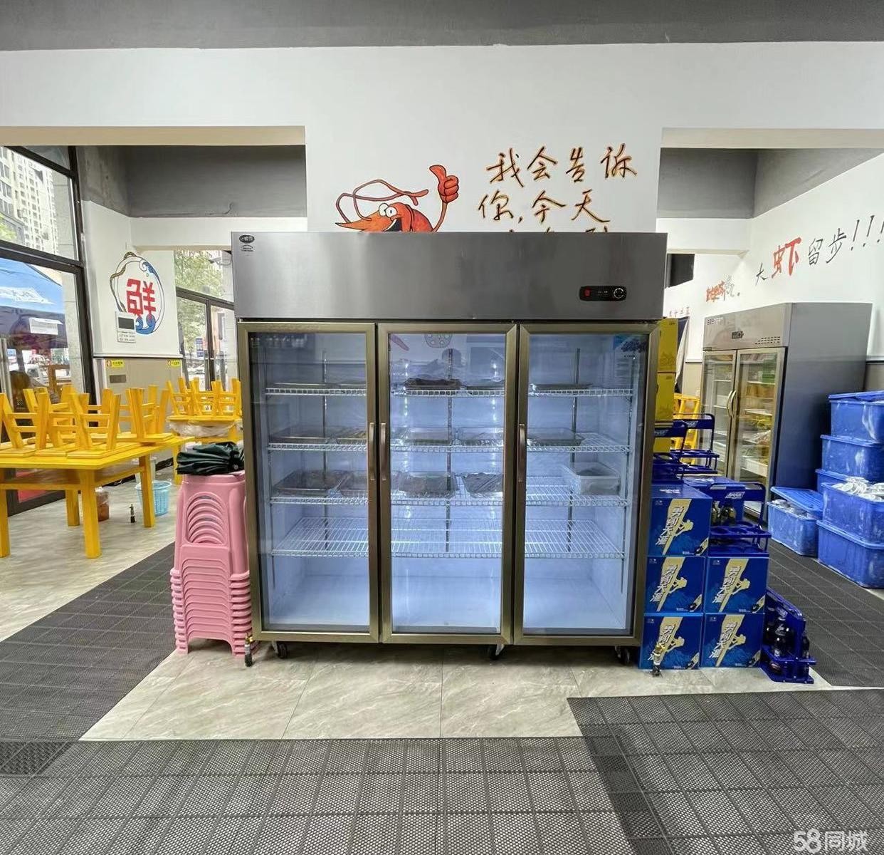 (转让)三间门面，面积总共约121平方米。