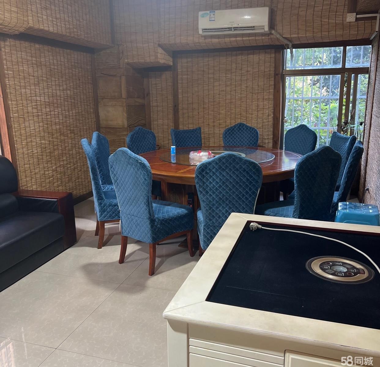 (转让)本店面积200多平米，接手后可直接营业，可以到店了解，