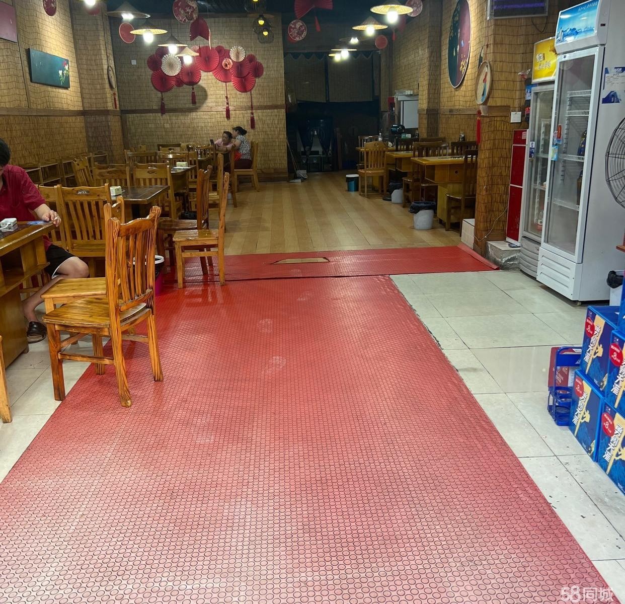(转让)本店面积200多平米，接手后可直接营业，可以到店了解，