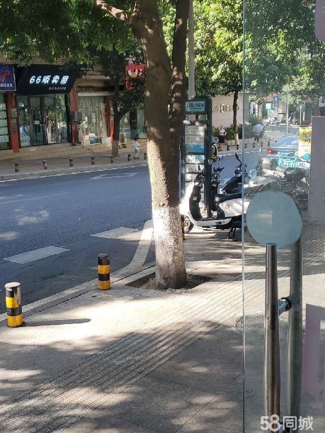 (转让)实验小学旁边小门面旺铺转让。