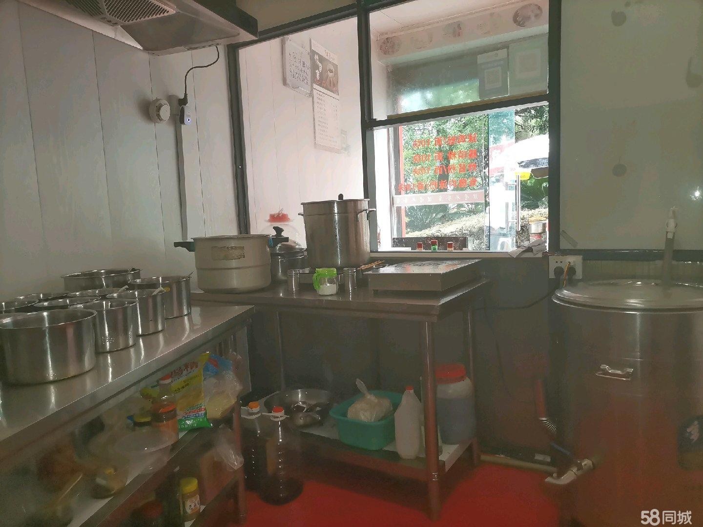 (转让)餐饮旺铺转让可外摆宵夜周边有幼儿园盐津二小，马路对面有菜市场