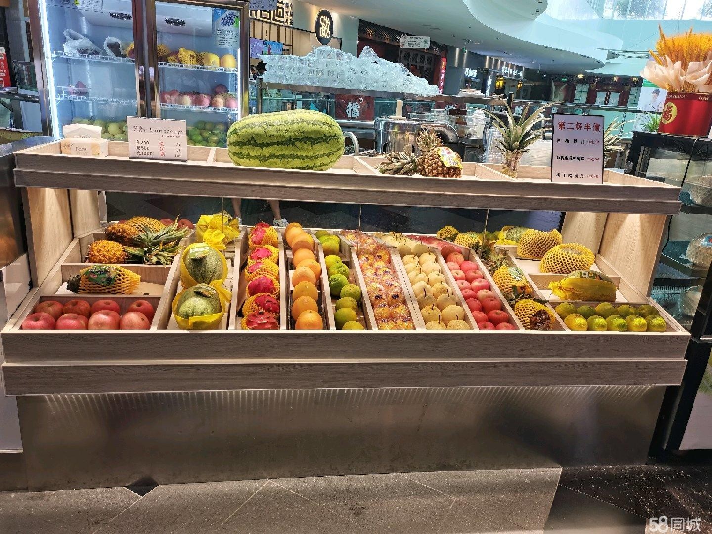 (转让)本店铺在购物中心3楼,电梯出口处。