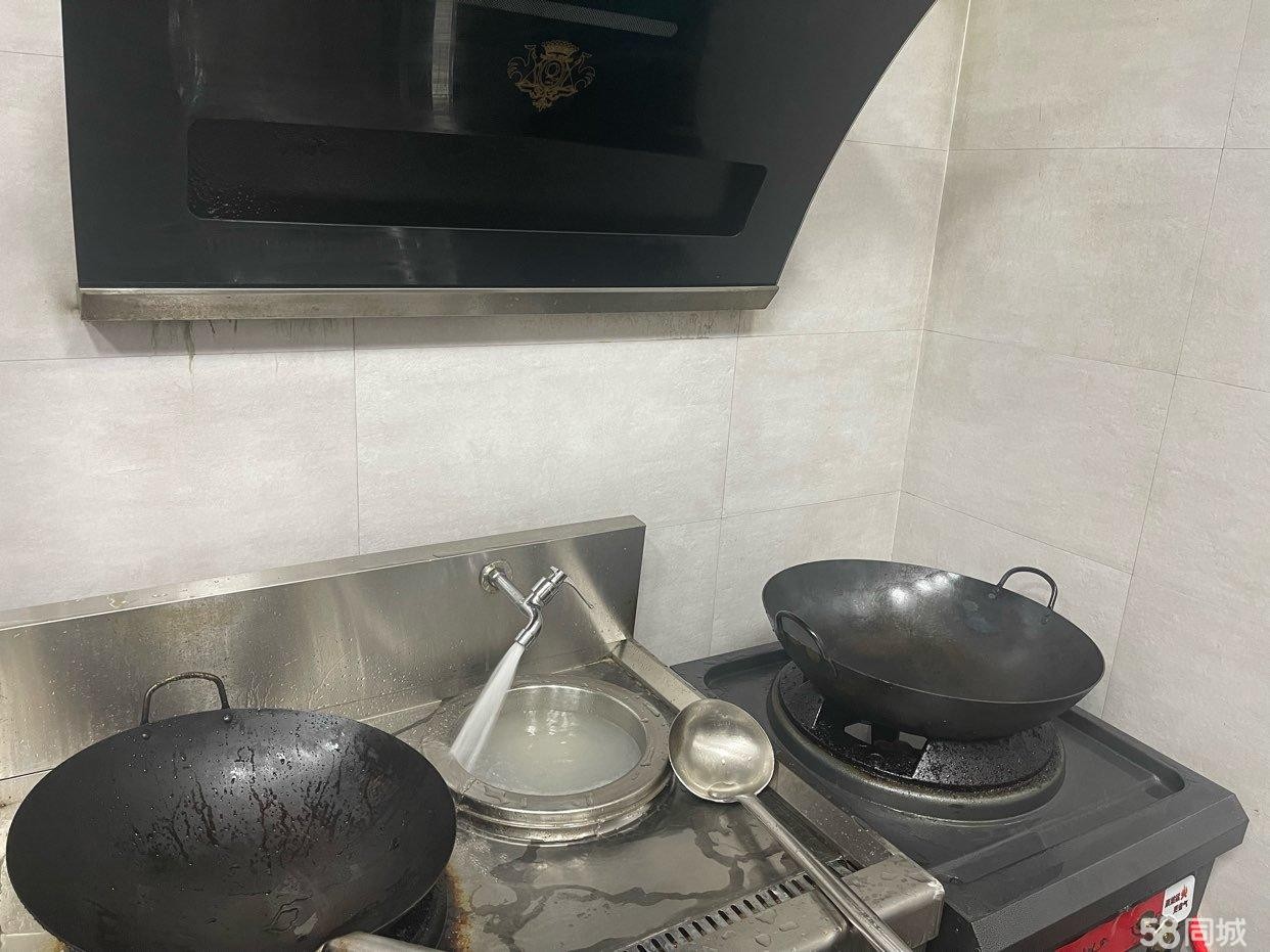 (转让)耗儿山全新装修双门头门面通风好，中央空调，全套设备