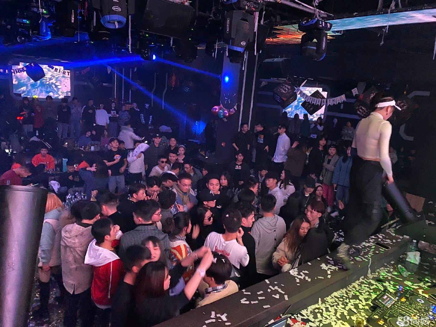(转让)菲斯酒吧转让,在新蒲新区大学城平安街