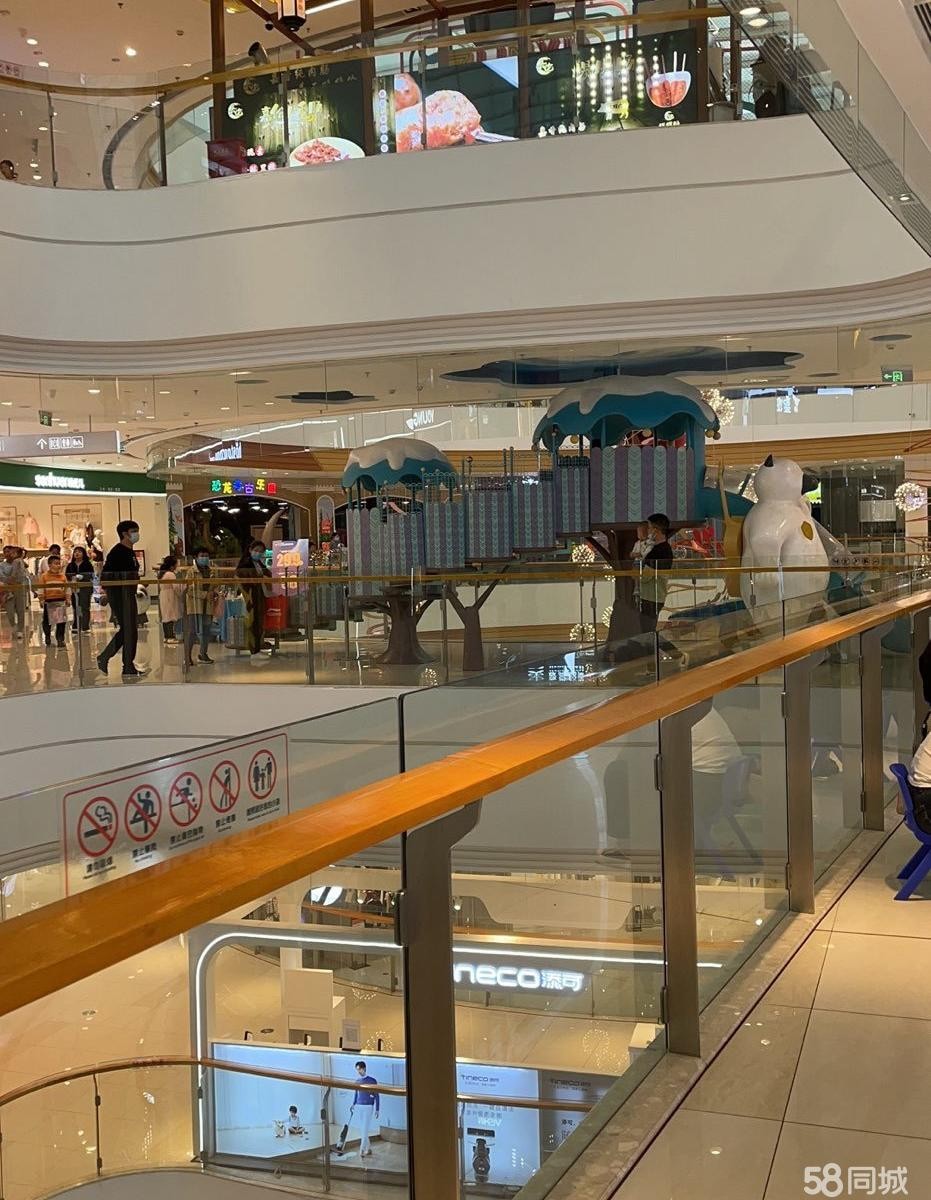 (转让)店铺转让。国贸5楼良记卷饼，店铺生意不错，客源稳定.