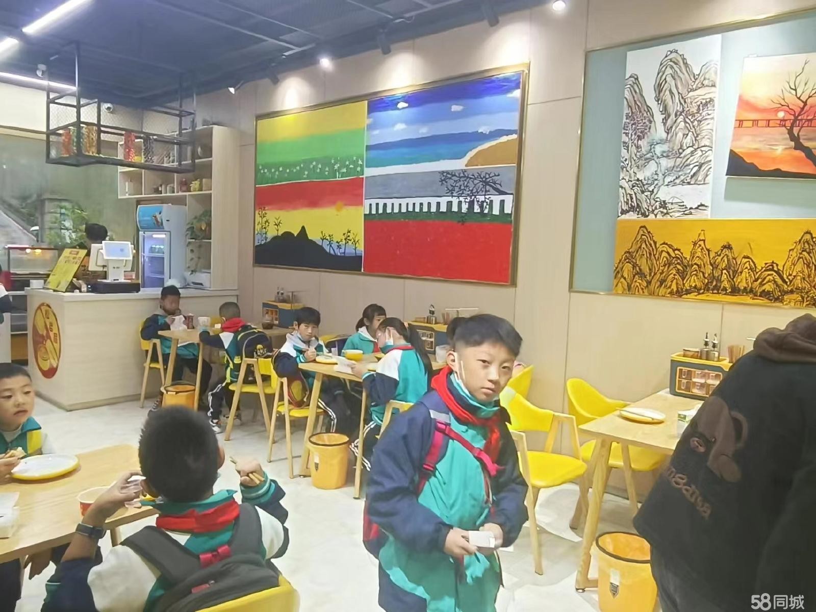 (转让)非常好的位置，人流非常大，展示面非常好