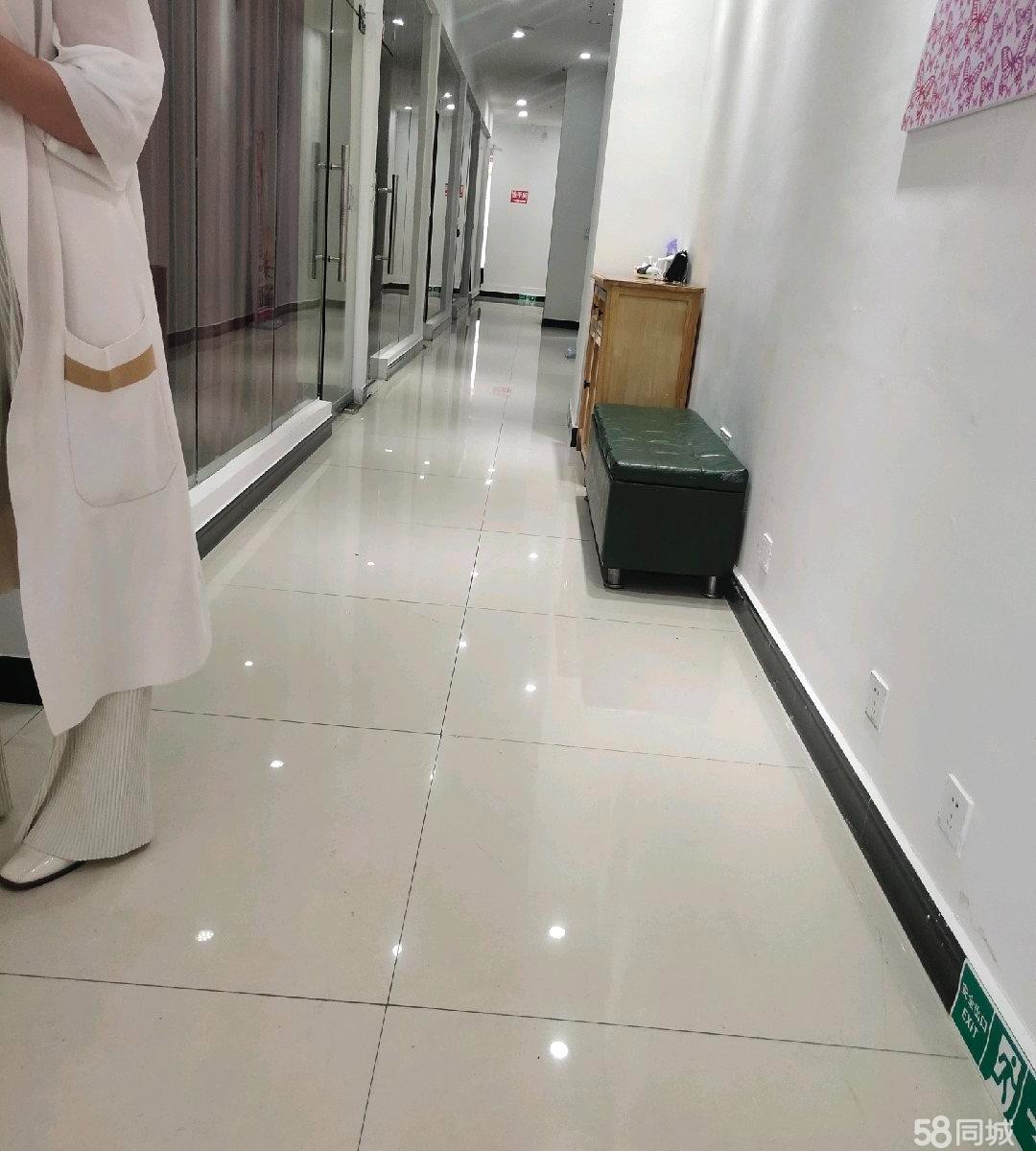 (转让)房间大气明亮，装修完好