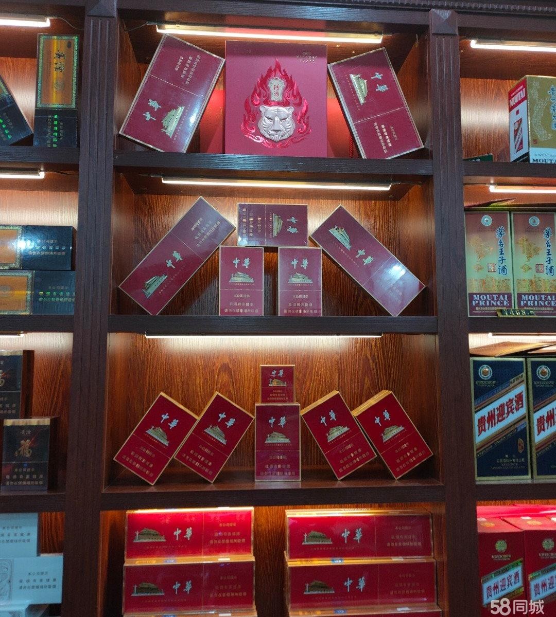 (转让)烟酒超市位于小区正大门，周边酒店，宾馆，饭店，医院，成熟商圈