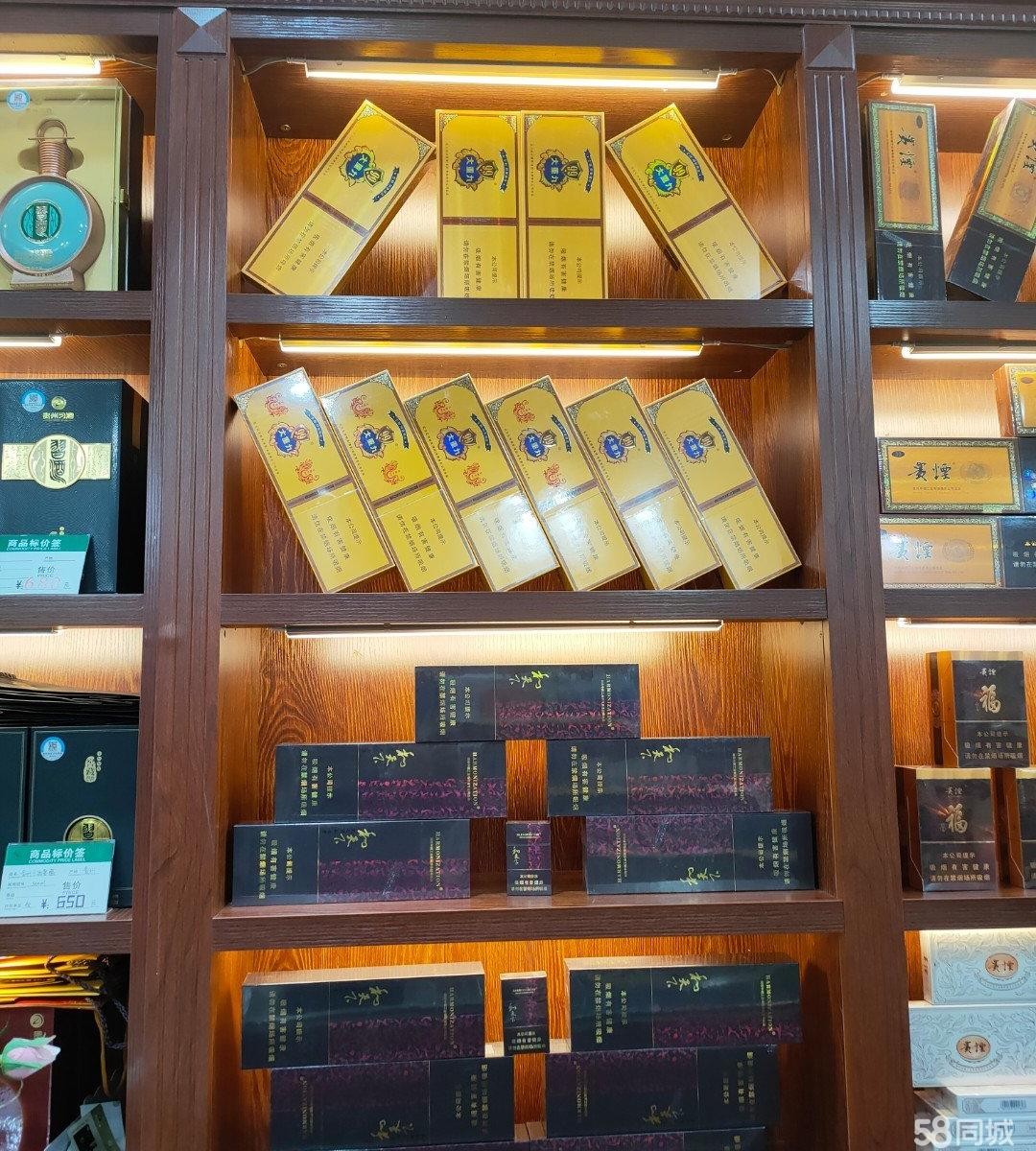 (转让)烟酒超市位于小区正大门，周边酒店，宾馆，饭店，医院，成熟商圈