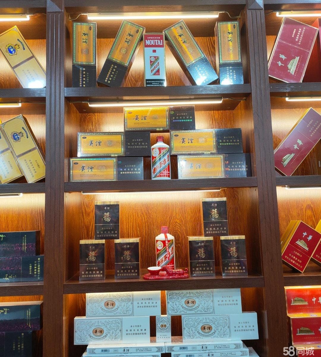(转让)烟酒超市位于小区正大门，周边酒店，宾馆，饭店，医院，成熟商圈