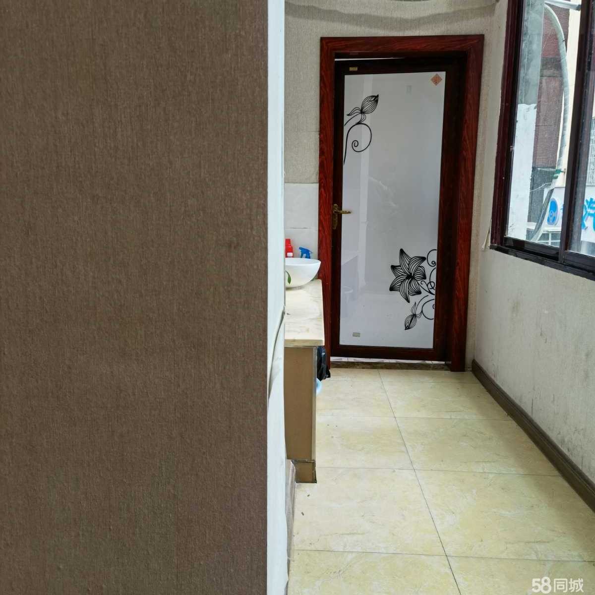 (转让)200平米酒业公司转让