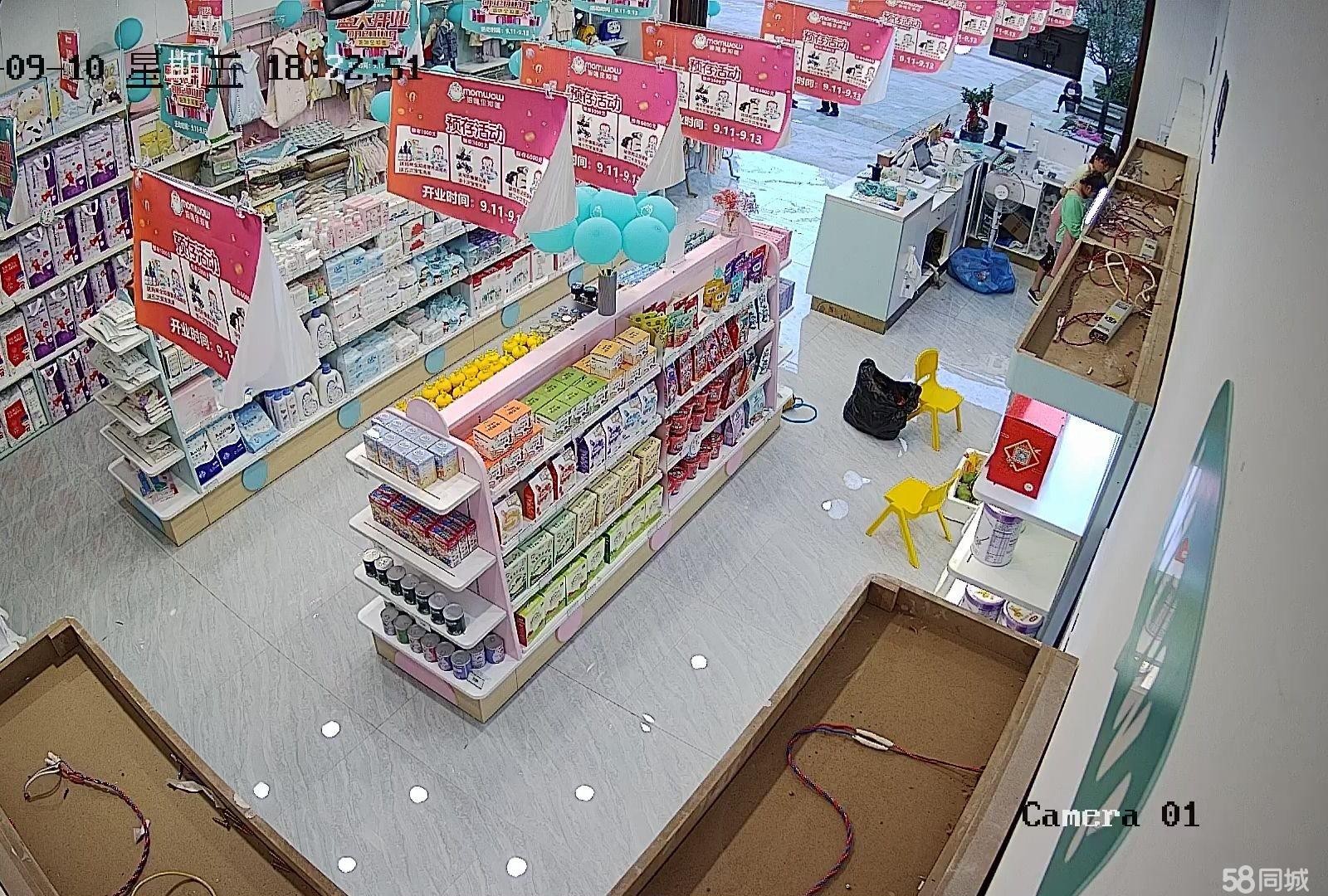 (转让)房源，小区大门口