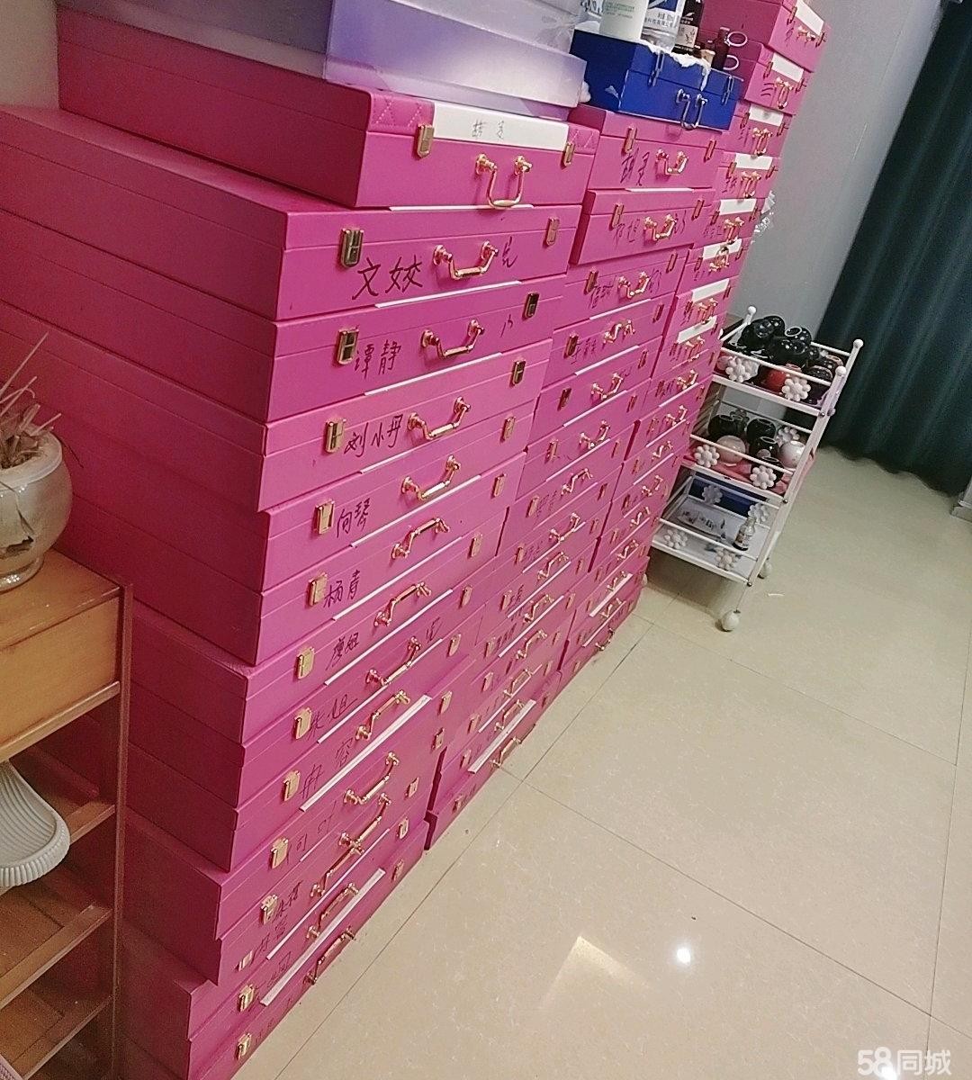 (转让)有固定客源，因陪孩子上初中，已经经营快七年的时间所以忍痛转让