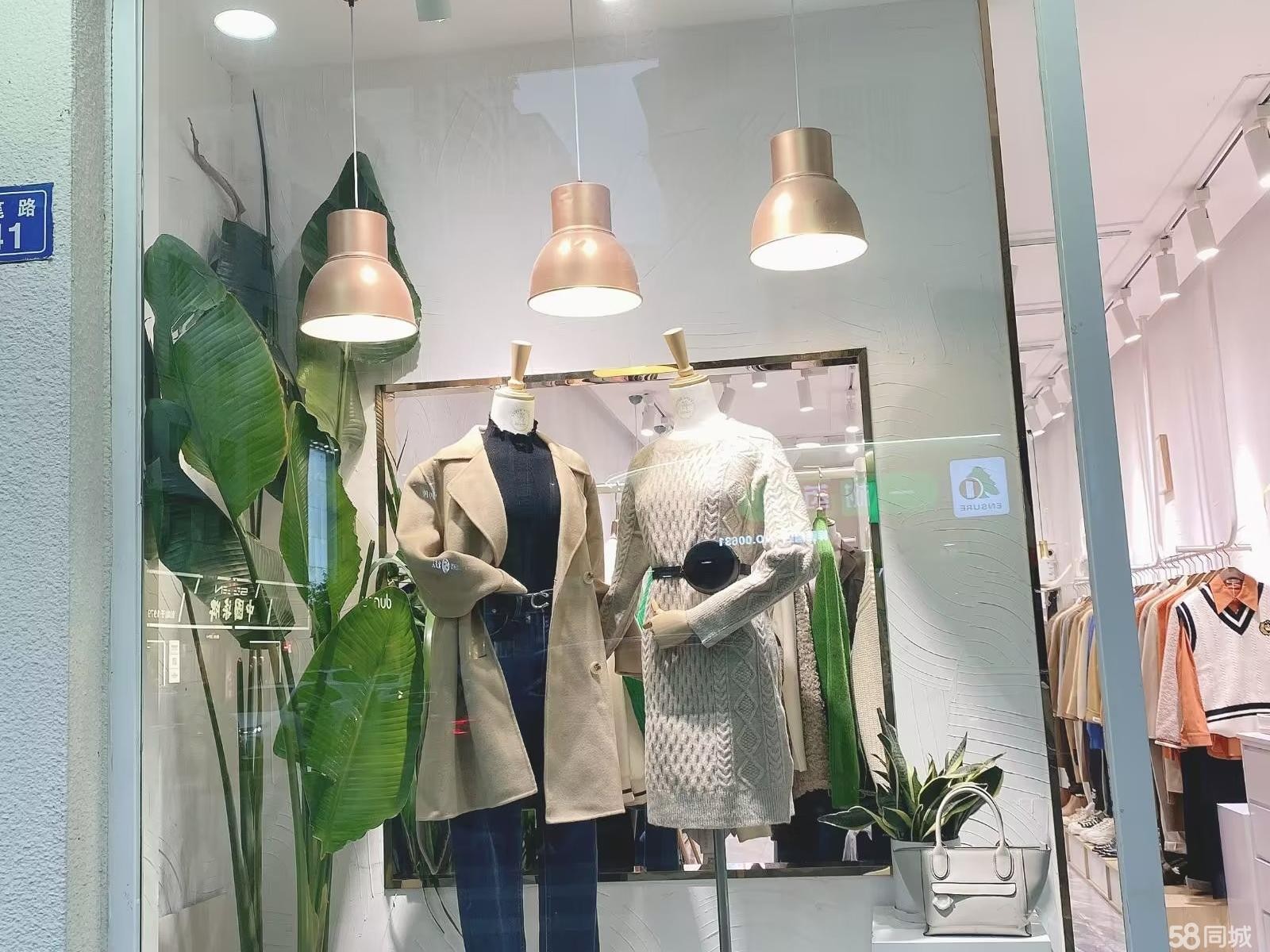 (转让)商业旺铺转让女装店,老顾客多。因家庭原因无暇管理