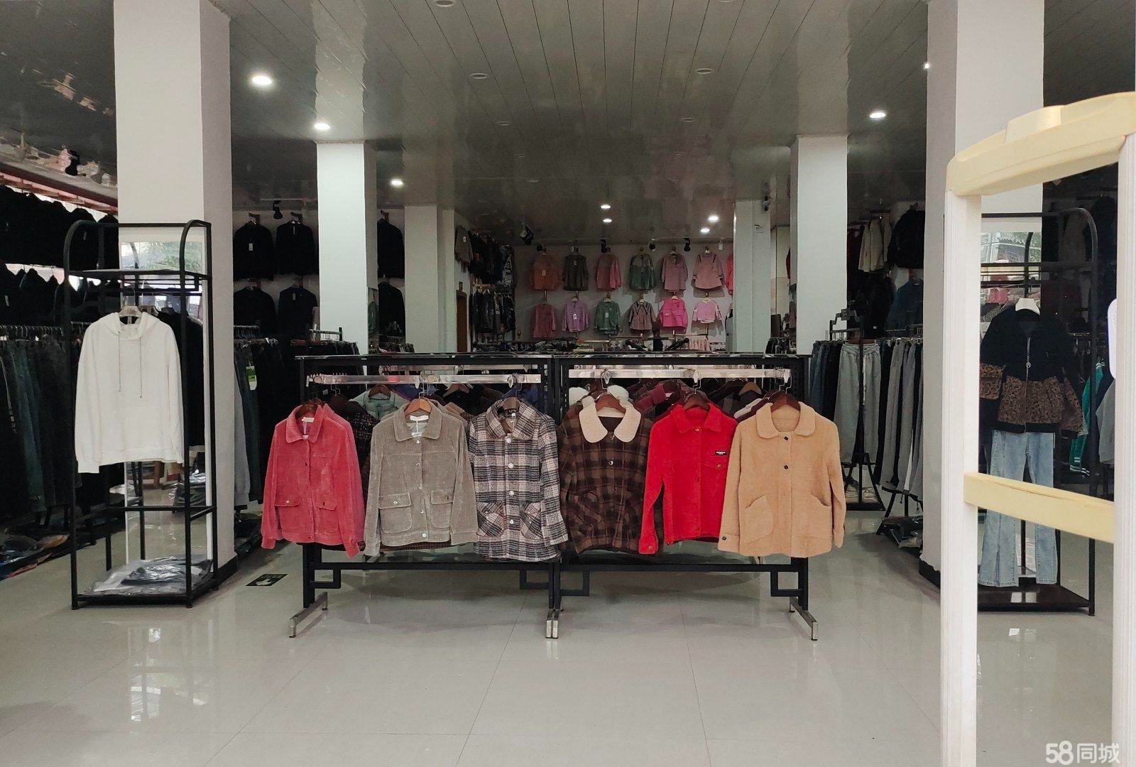 (转让)蜂岩镇南街正街门面，新佰惠平价服饰服装店