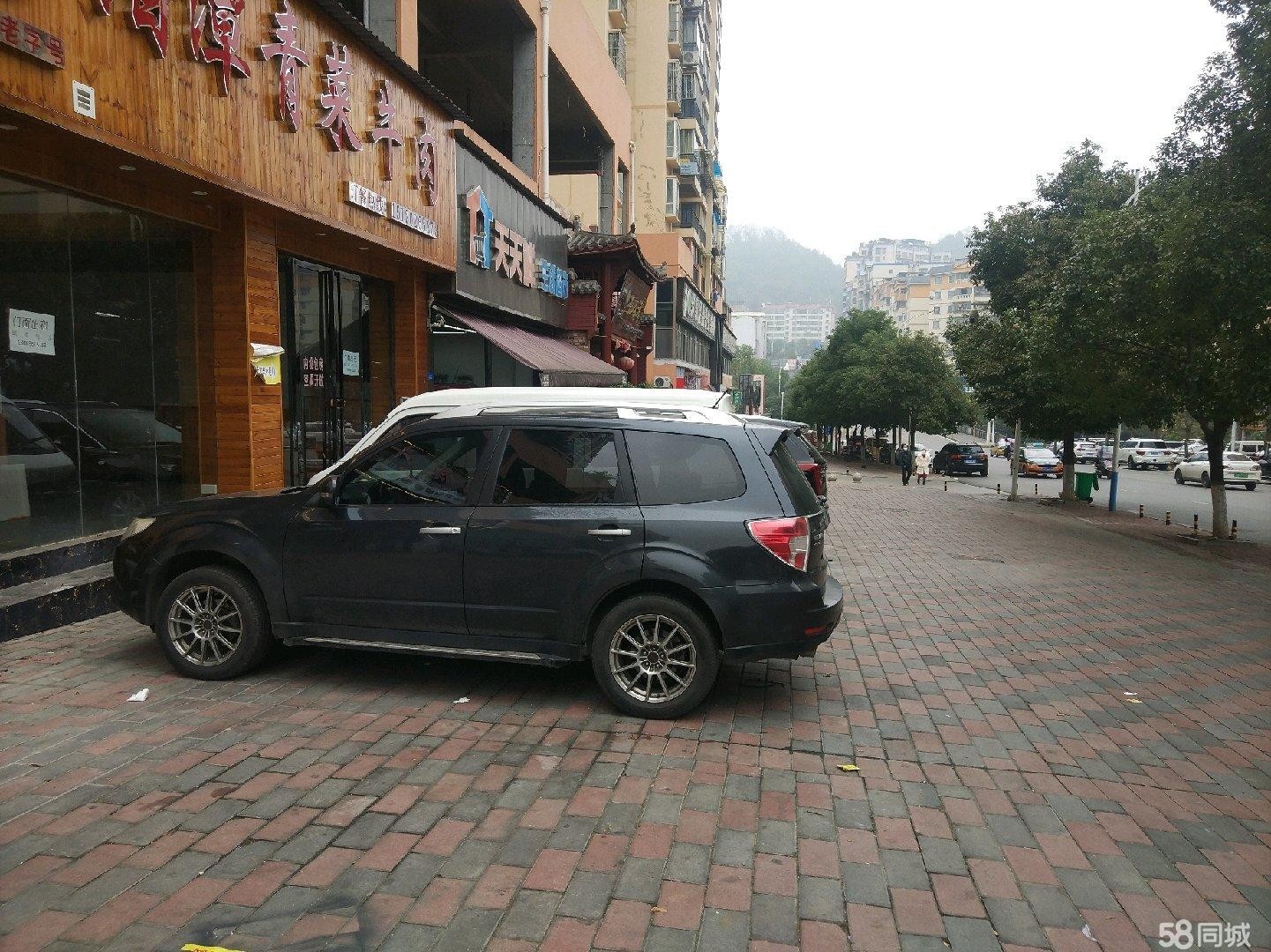 (转让)装修好的早餐+火锅店，包房2个，交通方便，就在东欣彩虹城附近