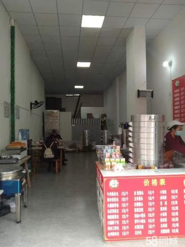 (转让)，在人流的斑马线上，小区出入口，附近有大型超市和农贸市场