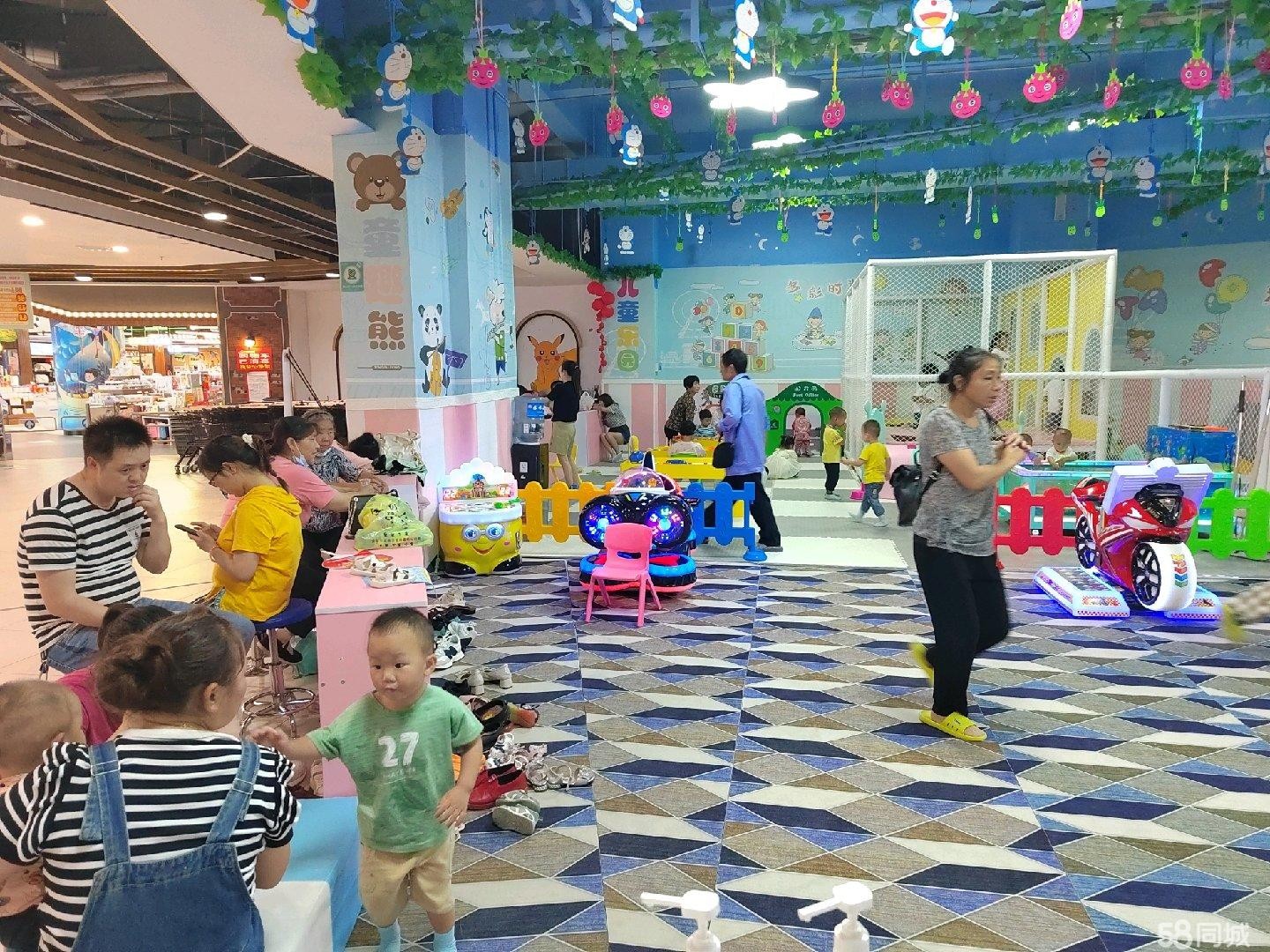 (转让)儿童游乐园,位置超市入口旁,面积300平。
