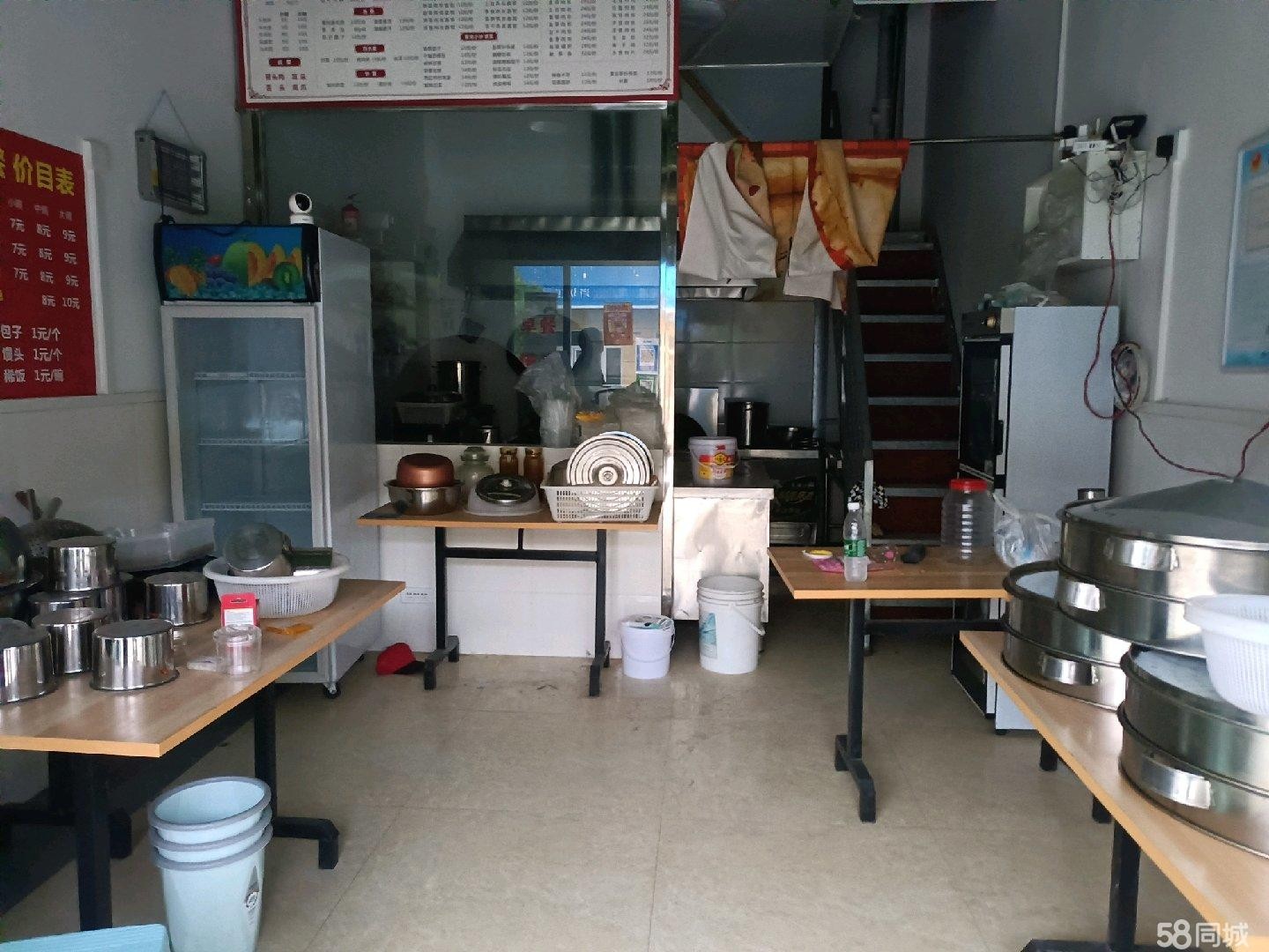 (转让)餐饮设侪全,有证可自己营业