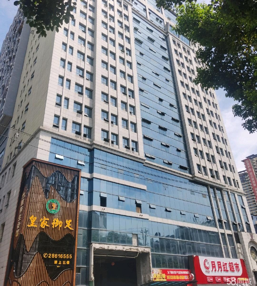 (转让)酒店位于遵义市中心商圈，酒店定位4，已投入2000万