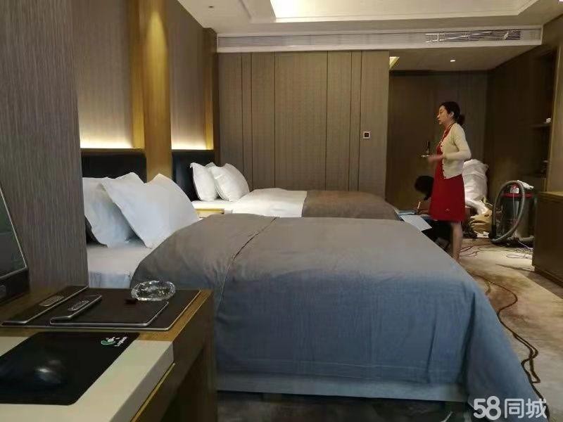 (转让)酒店位于遵义市中心商圈，酒店定位4，已投入2000万