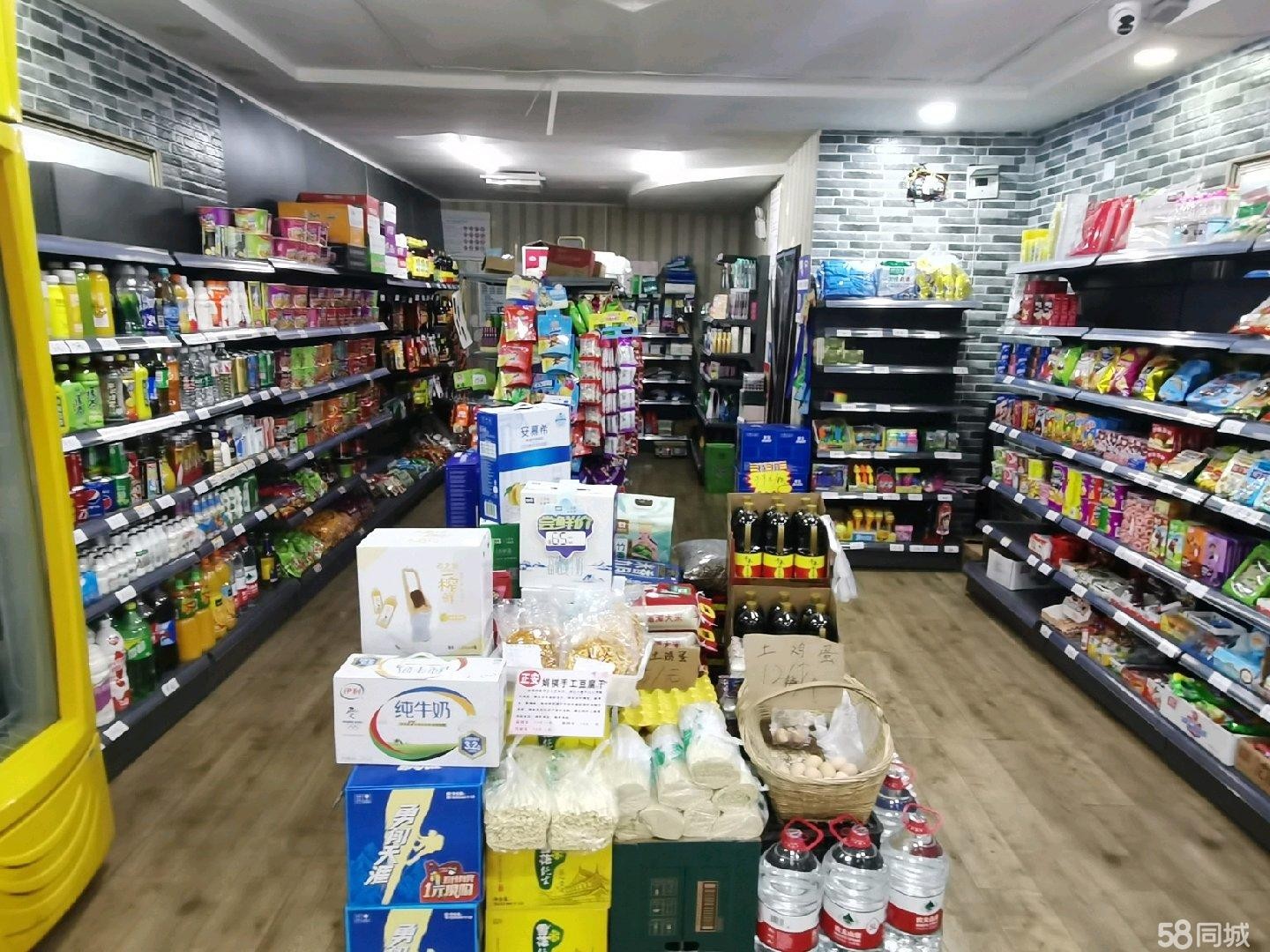 (转让)小区里面大门口店铺转让，个人人手不够，有意可私聊，价格面议