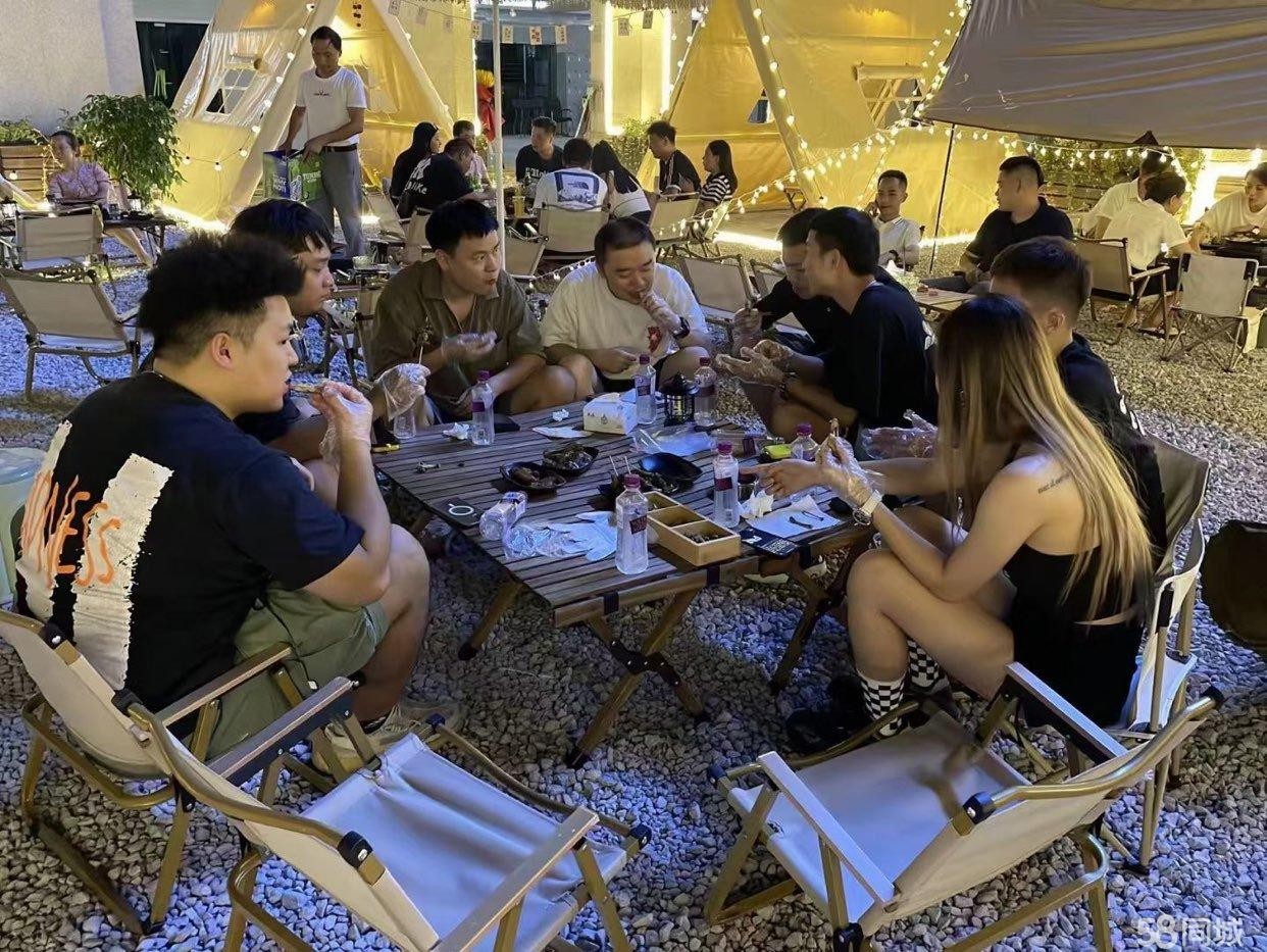 (转让）黔北老街满上，主要经营宵夜小吃，酒水，饮料，