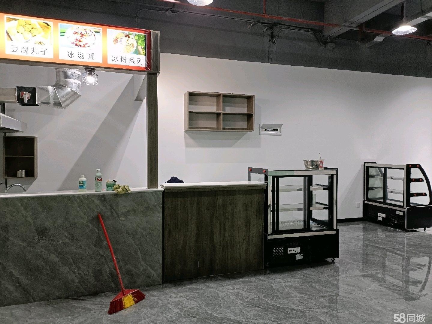 (转让)交通便利，正对小学，附近靠近妇幼保健院，人流量多