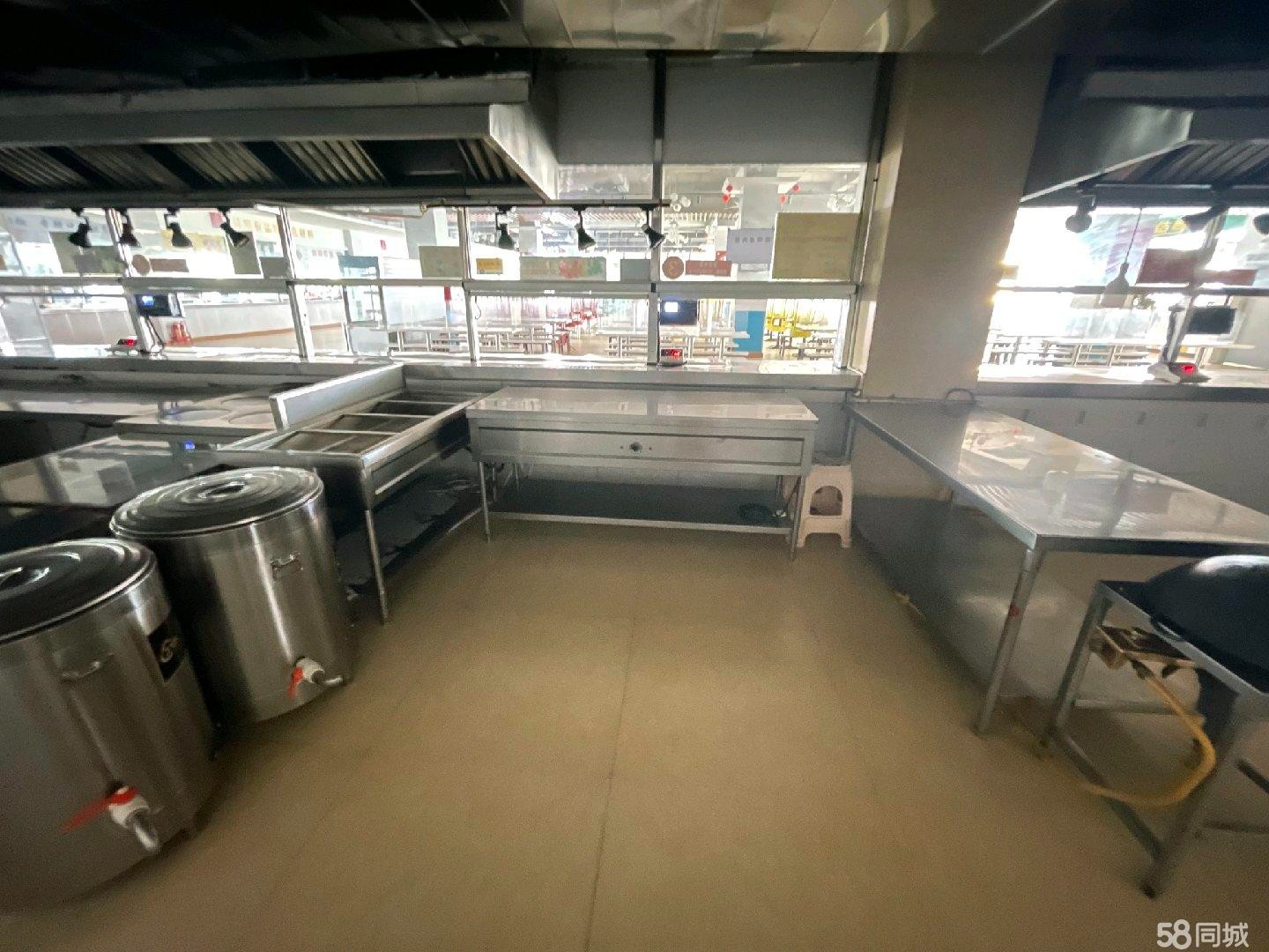 (转让)大学食堂旺铺,生意稳定接手即可经营，转让费包含两万押金