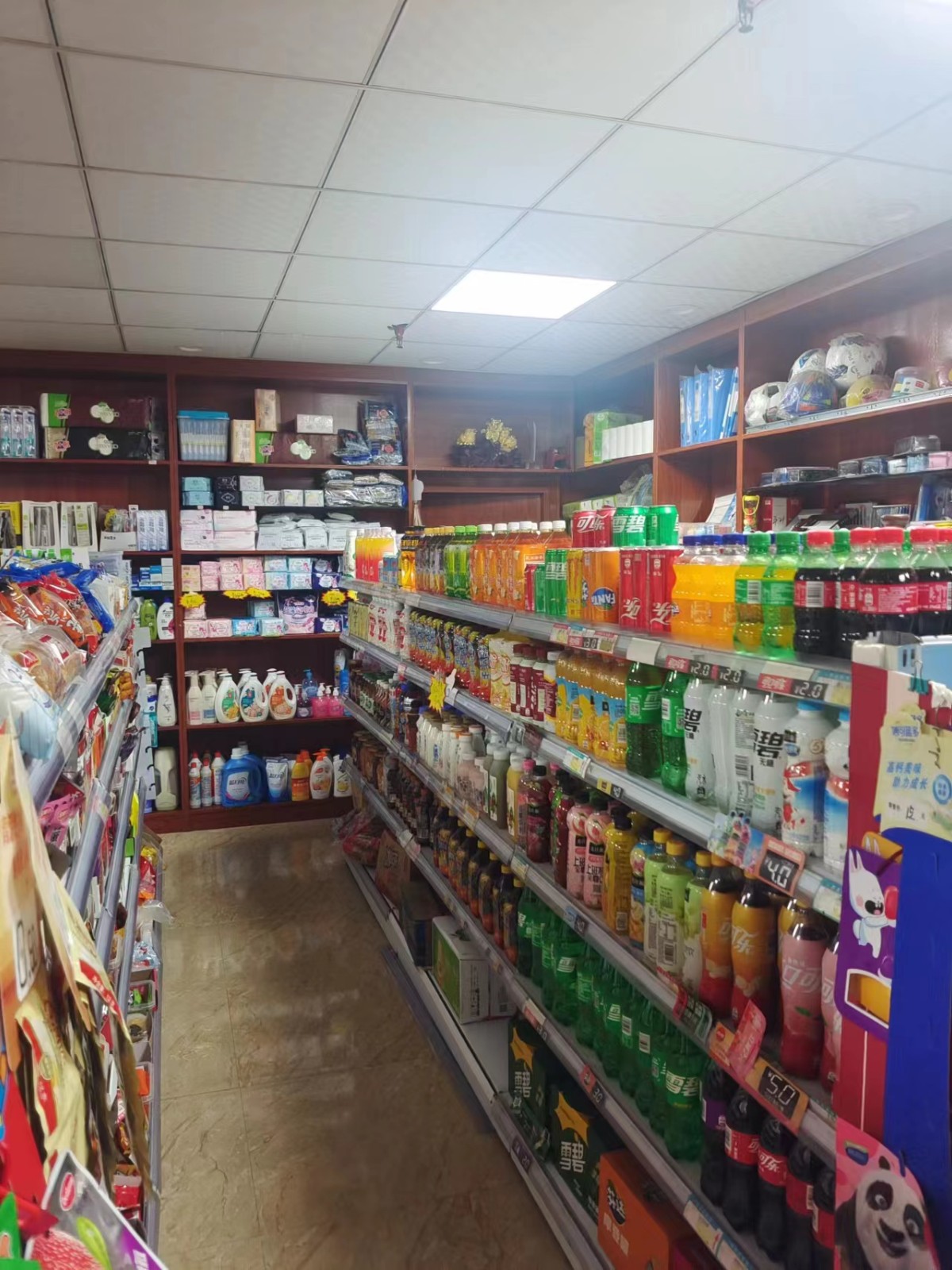 圣城华府烟酒店门面转让