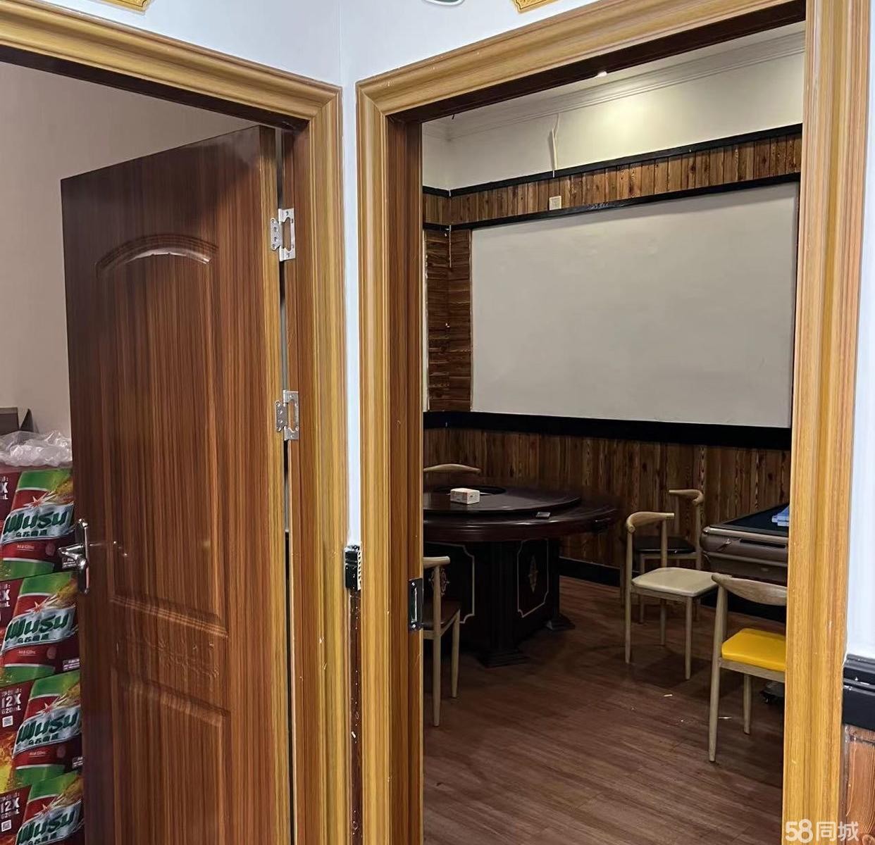(转让)香港路石板街，石锅鱼，有意的电话联系