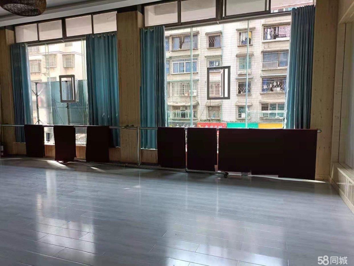 (转让)临街二楼，广告位大气