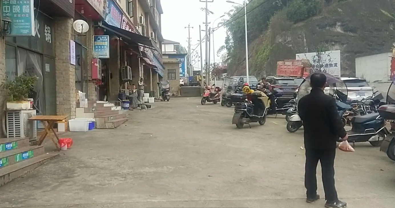 (转让)这里是四个园区大的一个店