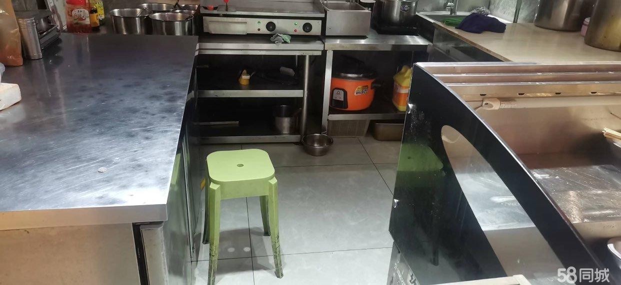 (转让)仁怀方圆荟广场小吃店整体转让