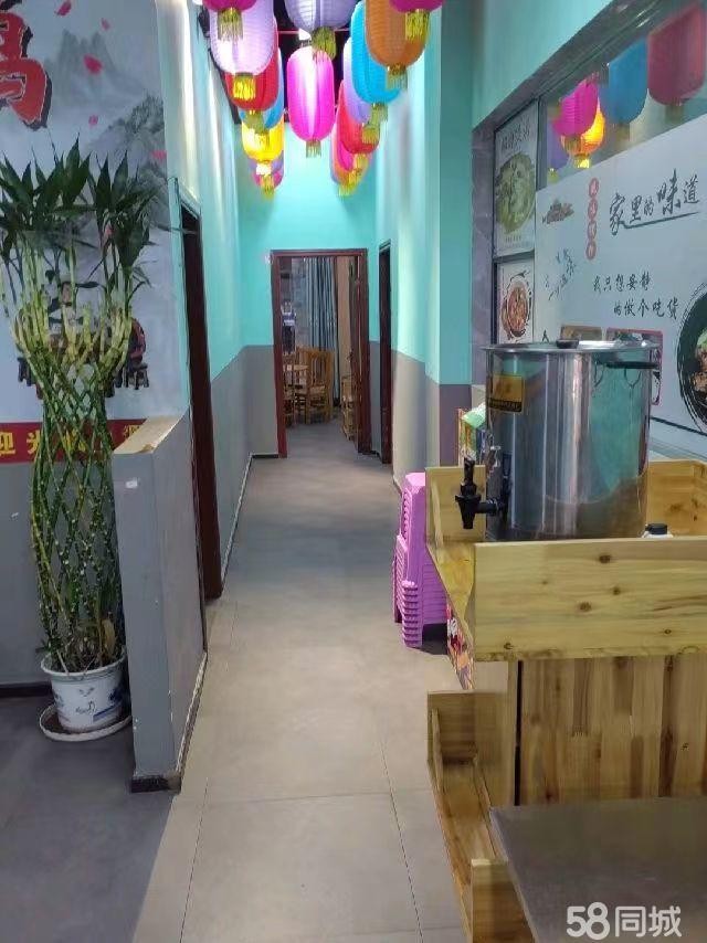 (转让)琳达美食街靠近街边有停车位