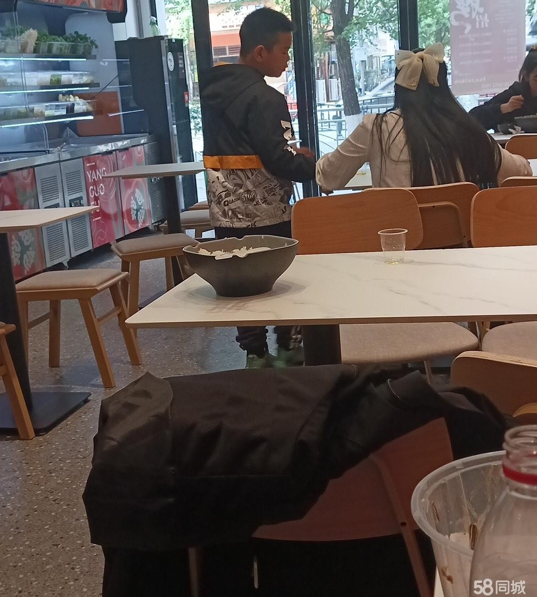(转让)香榭花都后门杨国福麻辣烫