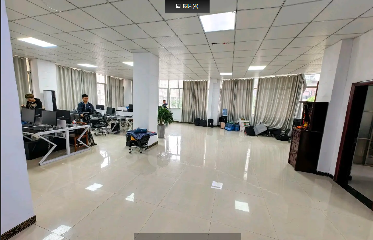 (转让)平方200。带厕所，带办公室。20个工位。20台电脑工位可加