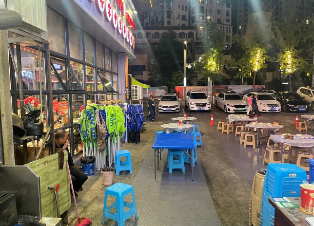 (转让)苏州路淑芬串串旁文烧烤门面转让