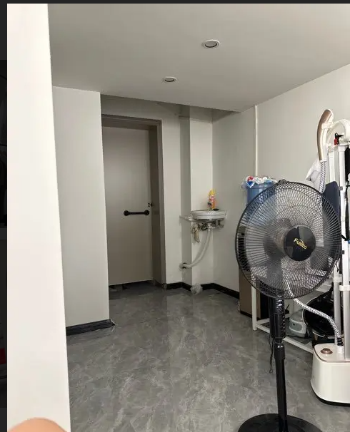 (转让)潮牌男装店铺整体转让